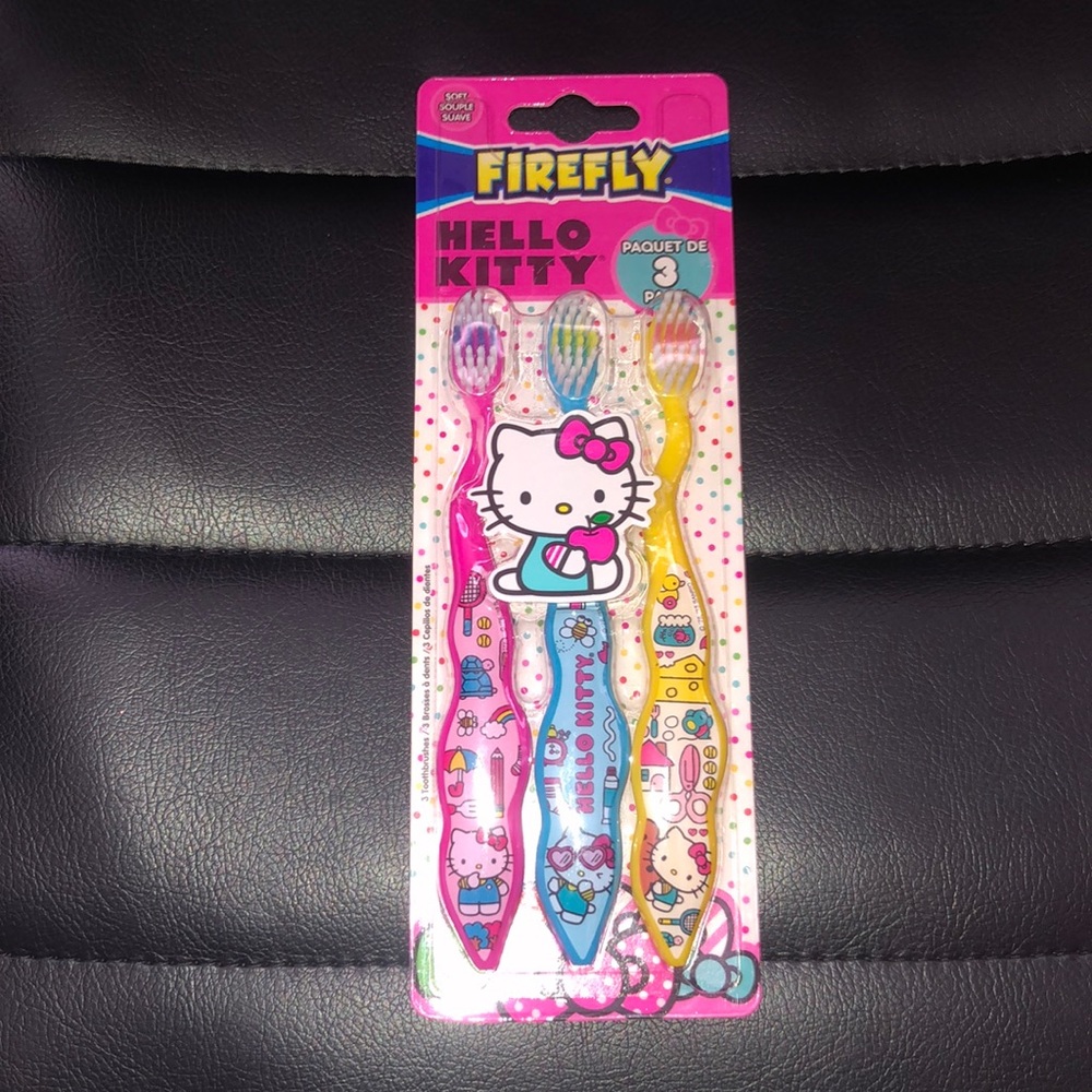 Hello Kitty Toothbrush - Picture 2 of 3